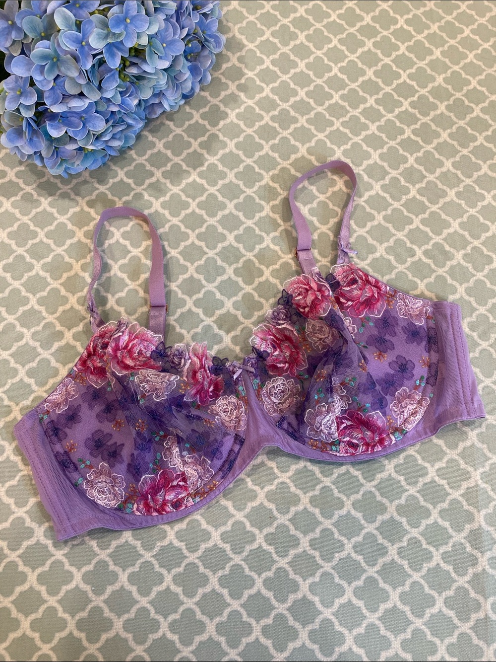 Victoria’s Secret Unlined Electric Blooms Embroidered Bra 40D